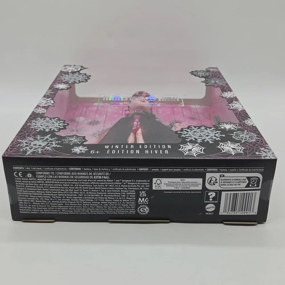 NEW Monster High Howliday Winter Edition Draculaura Doll Limited Holiday Shipper